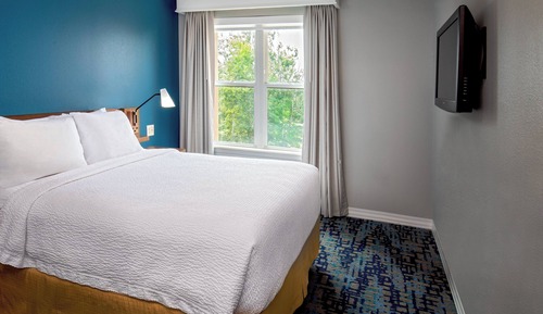 Suite, 1 Schlafzimmer (Mobility Accessible, Roll-in Shower)