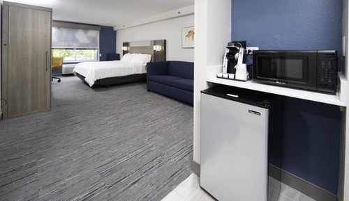 Zimmer, 1 King-Bett und Schlafsofa, barrierefrei (Communications, Mobility, Access Tub)