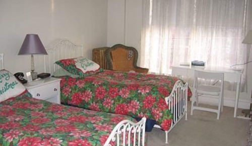 Zimmer (Oatman room - shared bathroom)