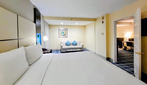 Suite, 1 King-Bett und Schlafsofa (Additional Living Area)