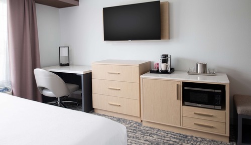 Standardzimmer, 1 King-Bett, Nichtraucher, Kühlschrank und Mikrowelle