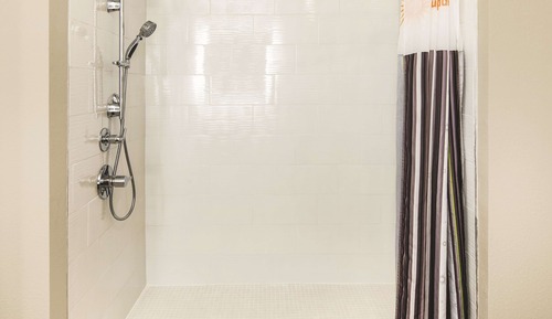 Zimmer, 1 King-Bett, barrierefrei, Nichtraucher (Mobility, Roll-In Shower)