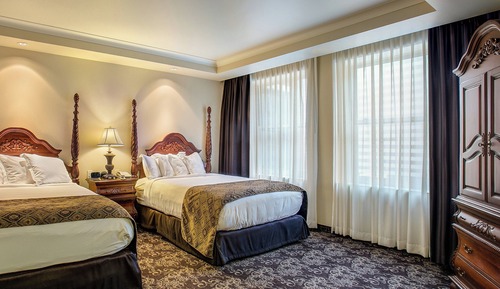 Zimmer, 2 Queen-Betten