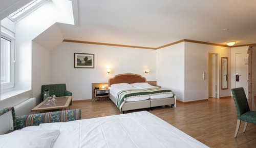 Superior-Doppel- oder -Zweibettzimmer