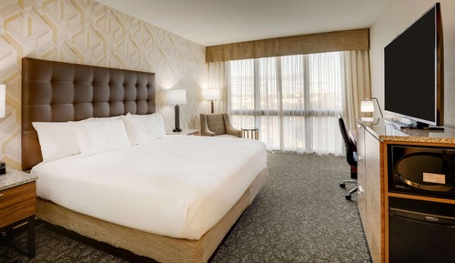 Deluxe-Zimmer, 1 King-Bett, barrierefrei (2 Rooms, Board Room Table, Tub)