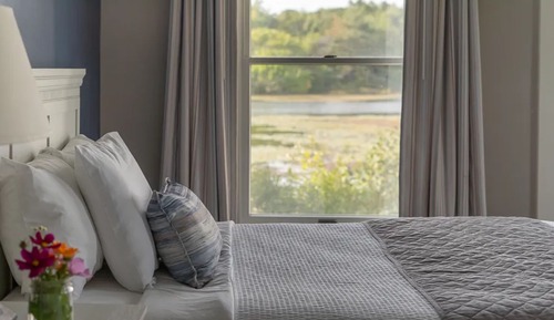 Main Lodge Standard Queen