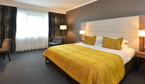 Superior-Doppel- oder -Zweibettzimmer, Badewanne
