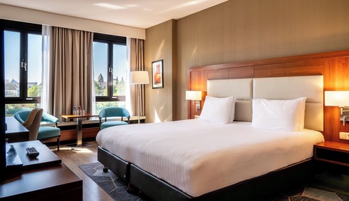 Premium-Zimmer, 1 King-Bett, Flussblick (River Meuse View)
