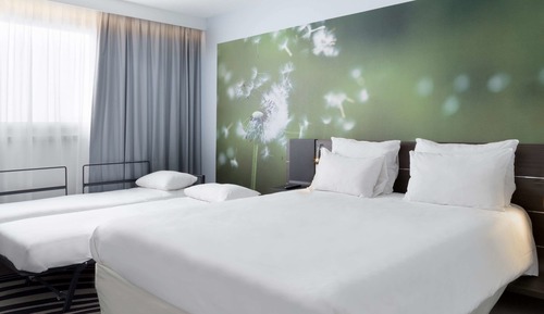 Familienzimmer, 1 Doppelbett und Schlafsofa