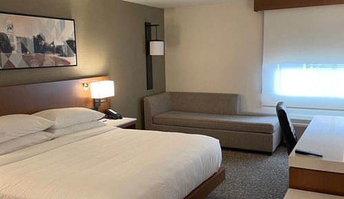 Zimmer, 1 King-Bett und Schlafsofa