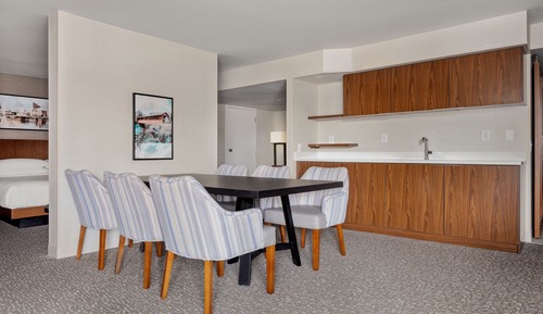 Executive-Suite, 1 King-Bett und Schlafsofa, Blick auf den Innenhof