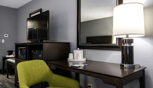 1 King-Bett und 1 Schlafsofa