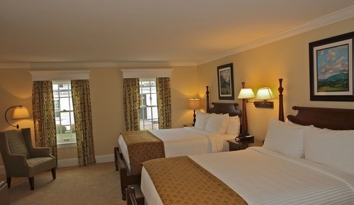 Zimmer (Chamberlain House 2 Queen Beds )