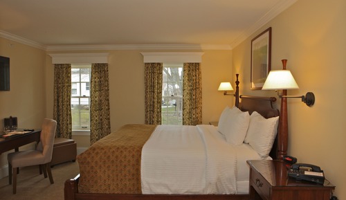 Zimmer (Chamberlain House 1 King Bed)