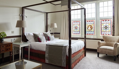 Zimmer (House Feature)