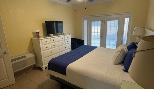 Zimmer, 1 King-Bett (North Cottage, No View)