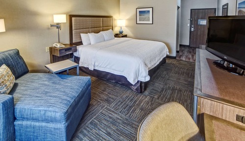 Zimmer, 1 King-Bett, Nichtraucher, Kühlschrank und Mikrowelle