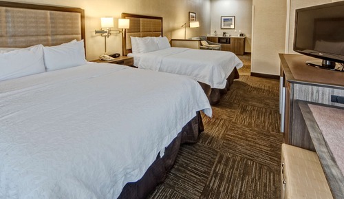 Zimmer, Nichtraucher, Kühlschrank und Mikrowelle (2 queen and 1 sofa bed)