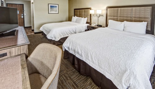 Zimmer, 2 Queen-Betten, Nichtraucher, Kühlschrank und Mikrowelle