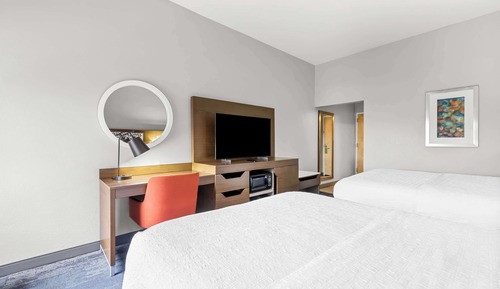 Zimmer, 2 Queen-Betten, Nichtraucher, Kühlschrank und Mikrowelle