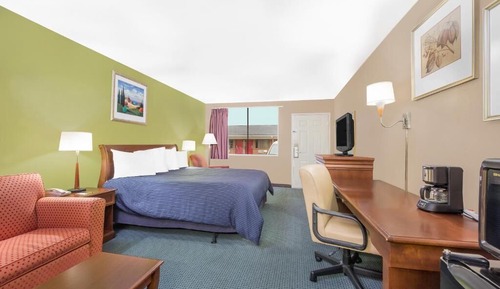 Zimmer, 1 King-Bett, Nichtraucher, Kühlschrank und Mikrowelle