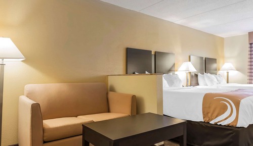 Suite, Mehrere Betten, Nichtraucher (2 Queen, 2 Person Sofa Bed)