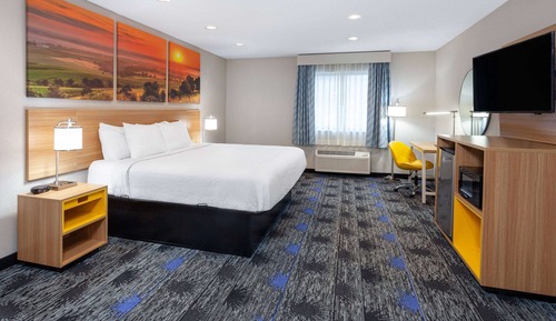 Zimmer, 1 King-Bett, Kühlschrank