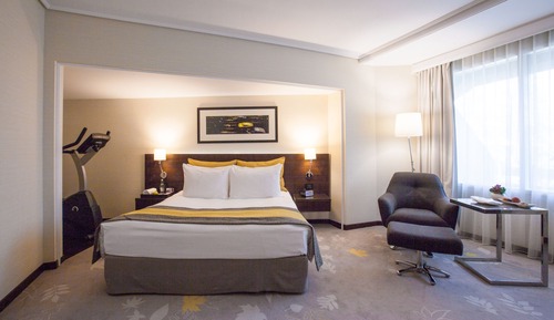 Premium-Zimmer, 1 Queen-Bett, Balkon (Fit)