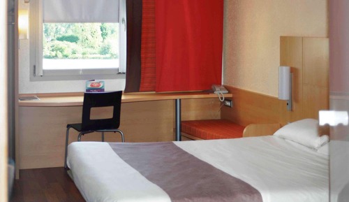 Standard-Doppelzimmer, Mehrere Betten
