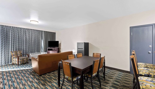 Studiosuite, 2 Queen-Betten, Nichtraucher, Poolseite