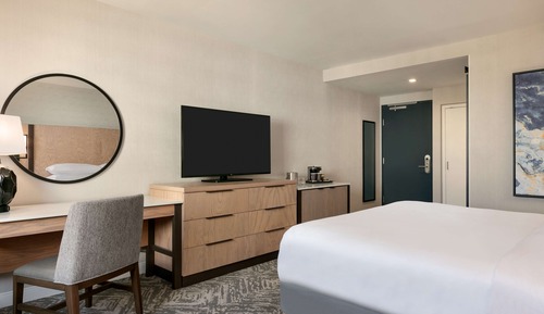 Zimmer, 1 King-Bett, barrierefrei, Badewanne (Mobility & Hearing, Fitness)