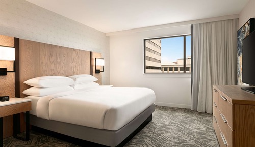 Suite, 1 King-Bett, barrierefrei, Badewanne (Mobility & Hearing, 2 Rooms)