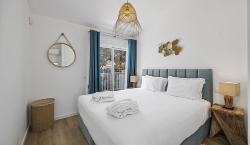 Deluxe-Stadtwohnung, 3 Schlafzimmer, eigener Pool
