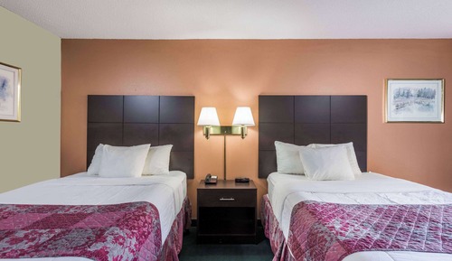 Zimmer, 2 Queen-Betten, Nichtraucher (Pet-Friendly)