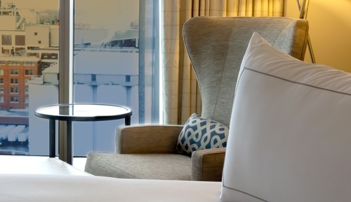 Zimmer, 1 King-Bett, barrierefrei, Stadtblick (Roll-in Shower)