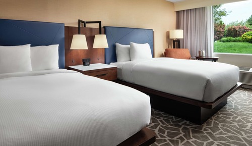 Zimmer, 2 Queen-Betten, Kühlschrank