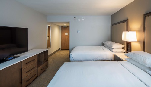 Zimmer, 2 Queen-Betten, barrierefrei (Hearing)