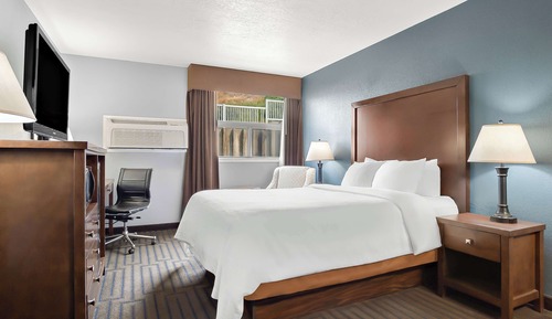 Standardzimmer, 1 Queen-Bett, Nichtraucher, Kühlschrank und Mikrowelle