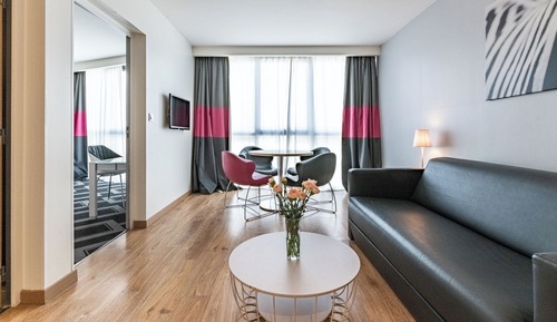 Suite, 1 King-Bett und Schlafsofa