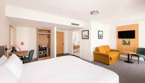 Premium-Zimmer, 1 King-Bett und Schlafsofa (Single Sofa)