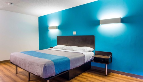 Standardzimmer, 1 King-Bett, Nichtraucher, Kühlschrank und Mikrowelle