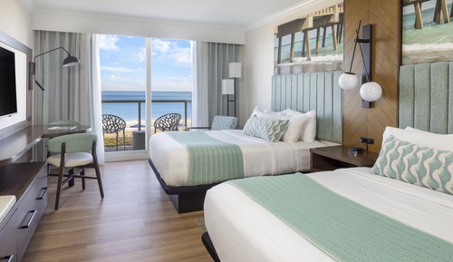 Zimmer, 2 Queen-Betten, Balkon, Meerblick