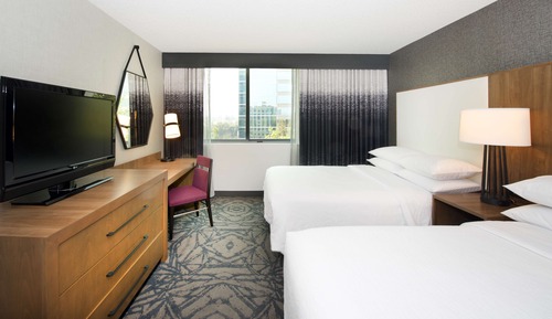 Premium-Suite, 2 Doppelbetten, barrierefrei, Badewanne (Mobility & Hearing)