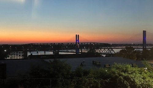 Zimmer, 2 Queen-Betten, Nichtraucher, Flussblick