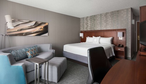 Zimmer, 1 King-Bett und Schlafsofa