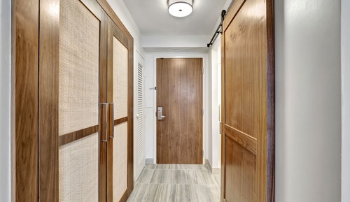 Ocean Front King w/Balcony