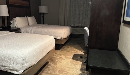 Zimmer, 2 Queen-Betten, barrierefrei (Mobility & Hearing, Roll-in Shower)