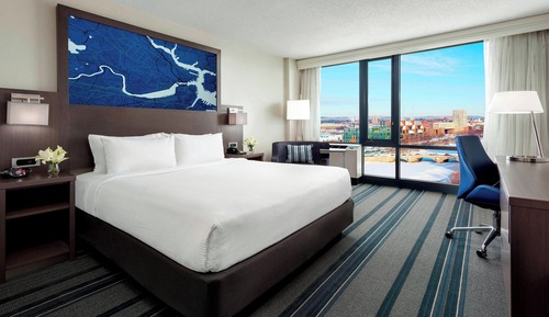 Zimmer, 1 King-Bett, Nichtraucher, Flussblick (Hearing Accessible)