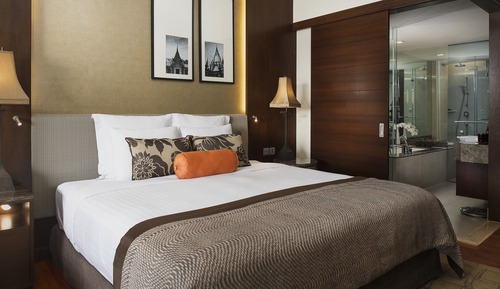 Deluxe Riverfront Room