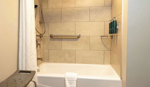 Zimmer, 1 King-Bett, barrierefrei, Badewanne (Mobility & Hearing)